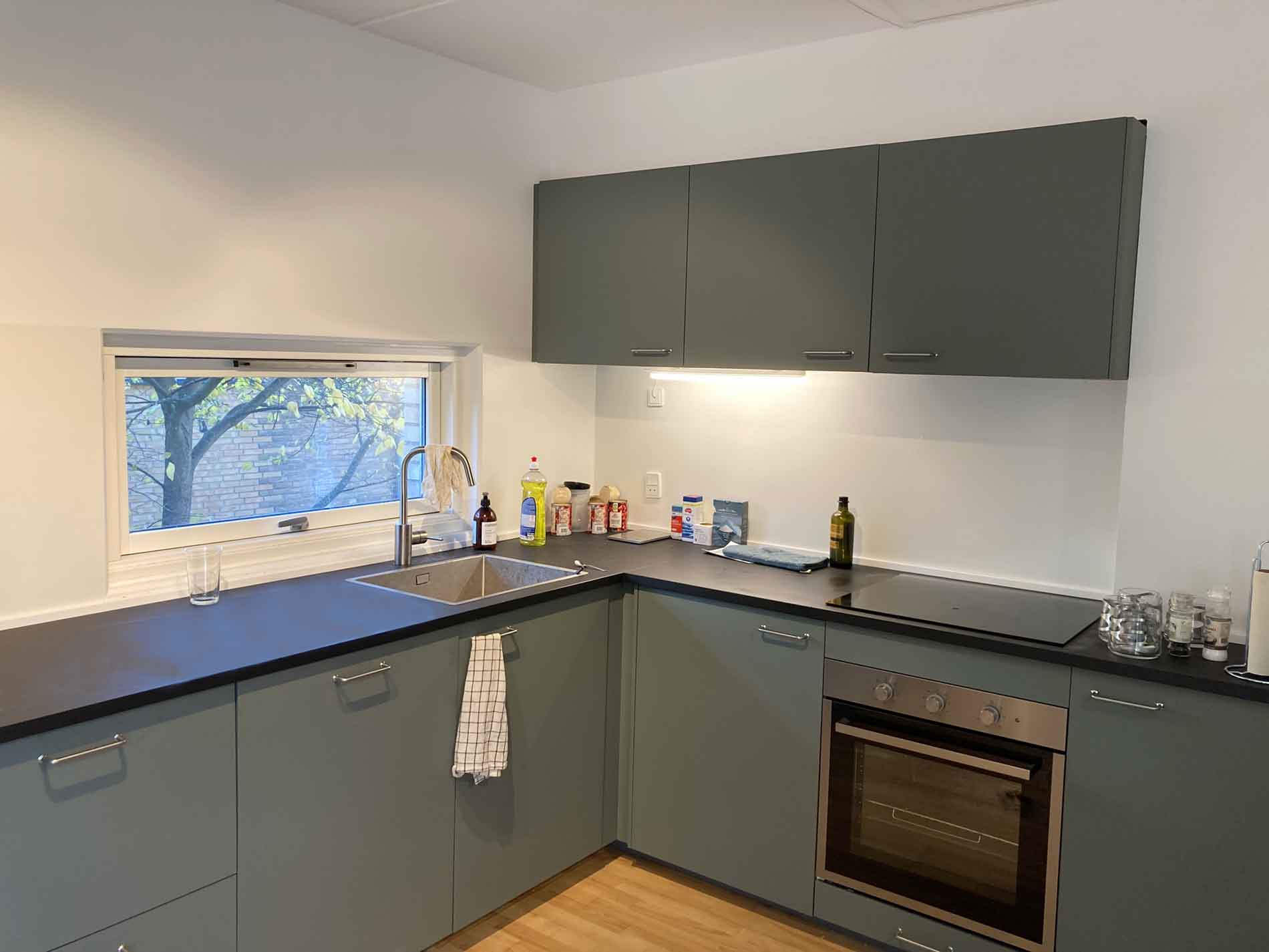 Køkken i studiebolig Linde Allé